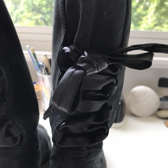 UGG Boots - Picture 8 of 16